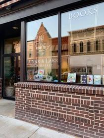 Lunar & Lake Book Market opens in donwtown Fond du Lac