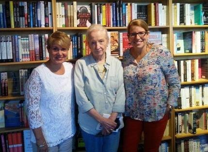  Barbara Peters, Dorothy Massey, Sarah Bagby