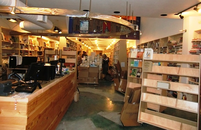 Interior of the new Green Apple Books on the park